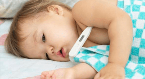 cómo bajar la fiebre en niños