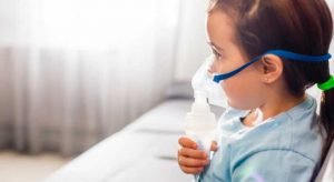 Expertos desaconsejan usar nebulizadores para el asma por el riesgo de diseminación del COVID