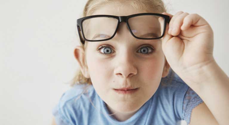 hipermetropia muy alta en niños oameni cu vedere specială