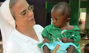 La Salud asegura la nutrición de más de 60 niños durante un año en Costa de Marfil