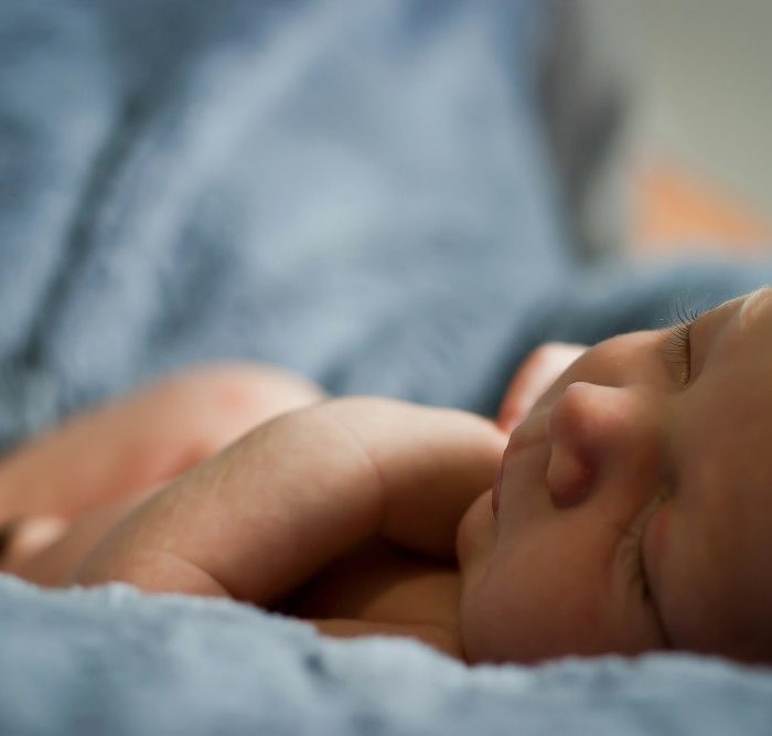 quitar-gases-bebé-recién nacido