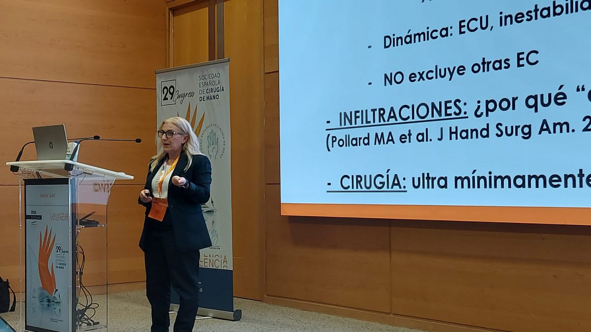 La Dra. Carmen García durante la conferencia de SECMA