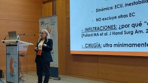 La Dra. Carmen García durante la conferencia de SECMA